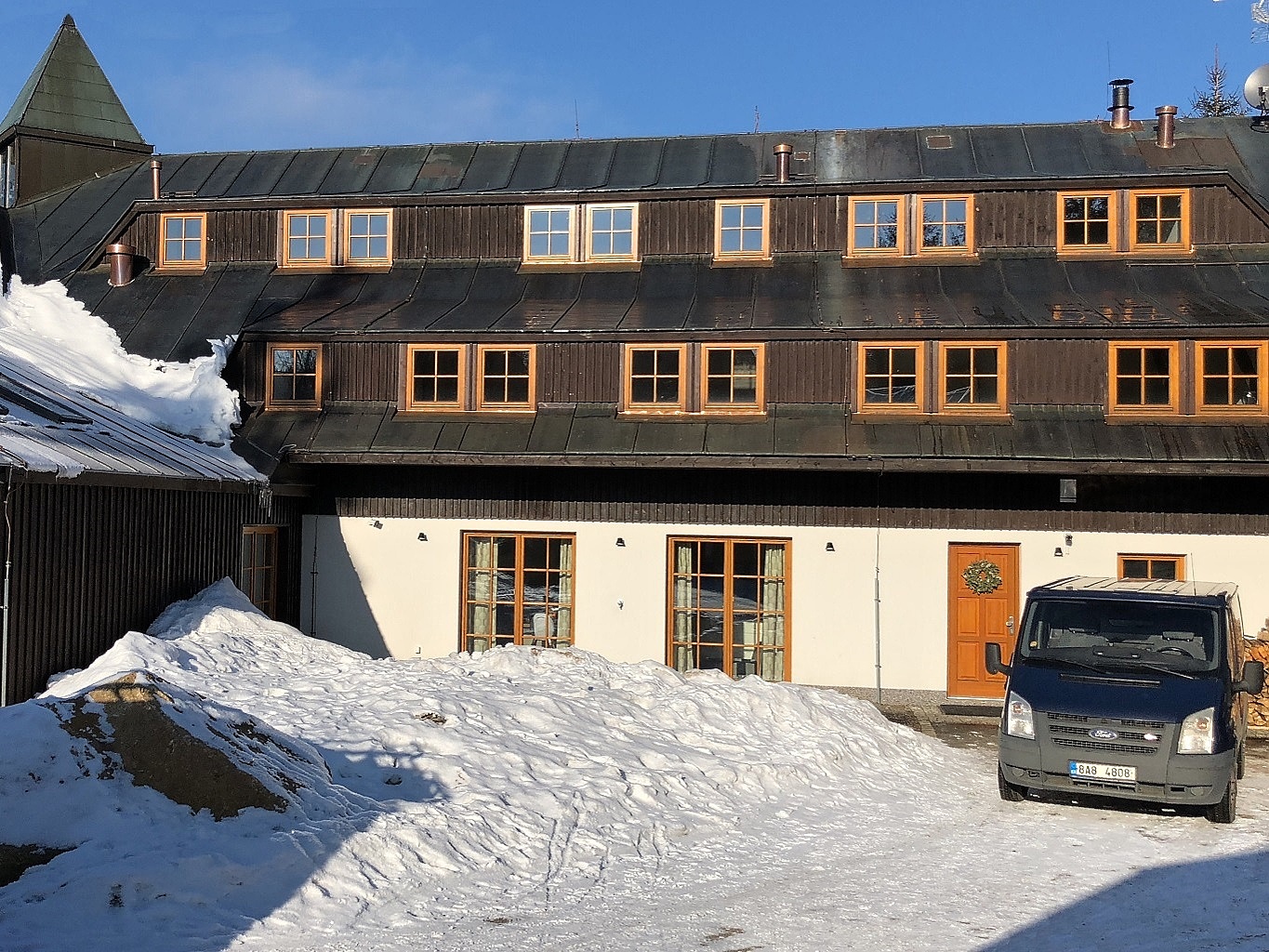 Reconstruction of a mountain cottage in Hrabětice in the Jizera Mountains 1/15